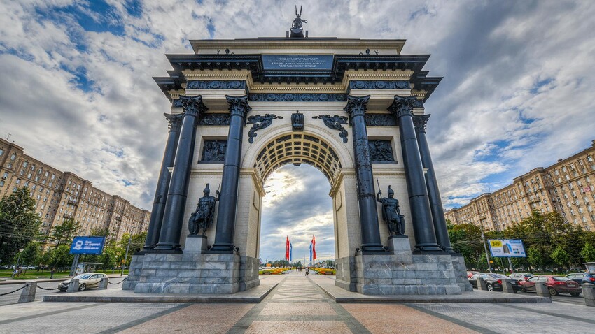 6 MAGNIFICENT triumphal arches in Russia (PHOTOS) - Vimarsana News