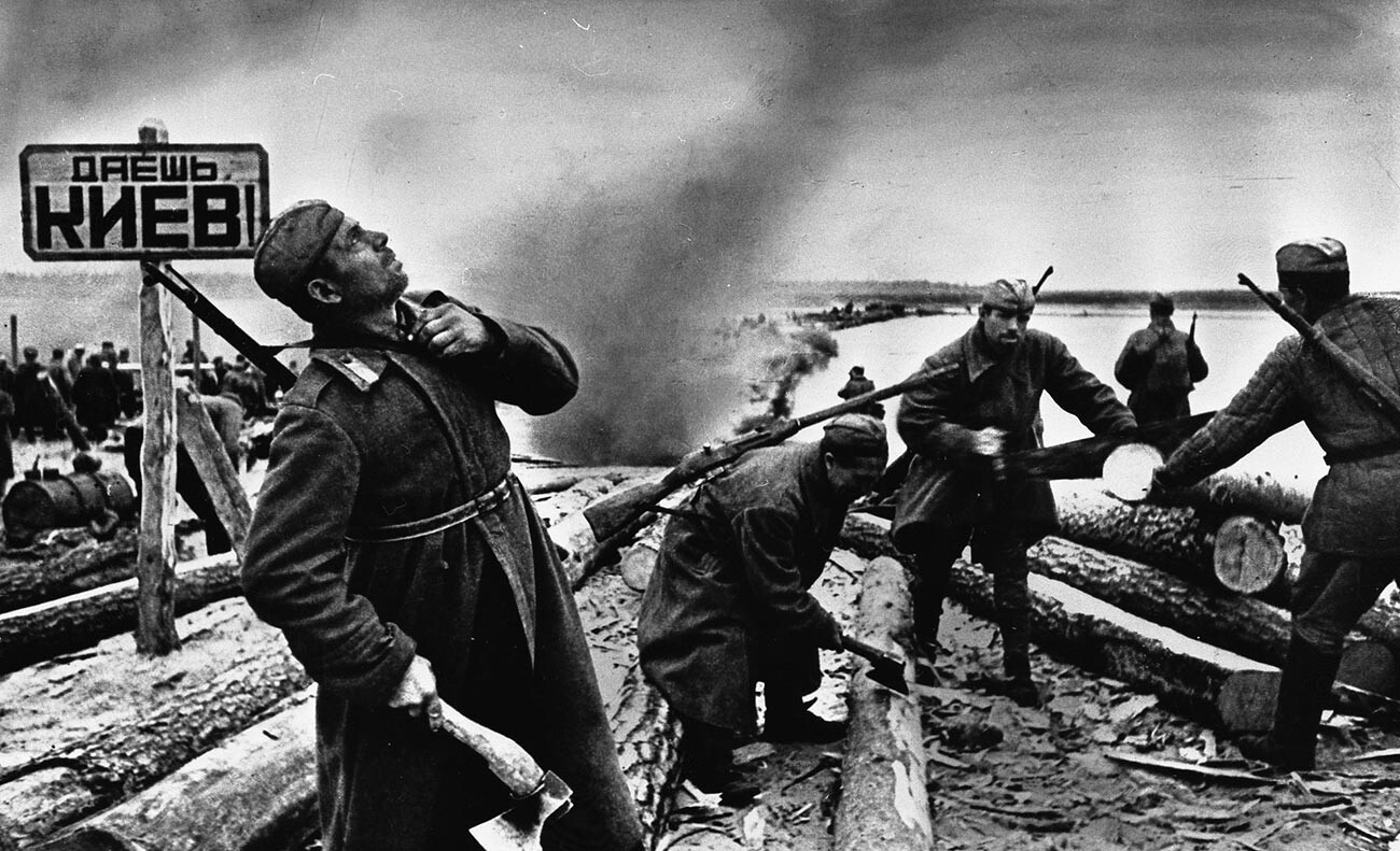 На Дњепру, 1943.