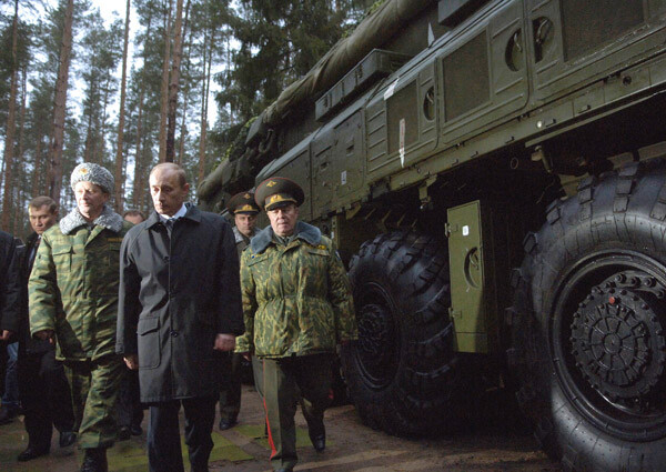  Владимир Пуътин преглежда 