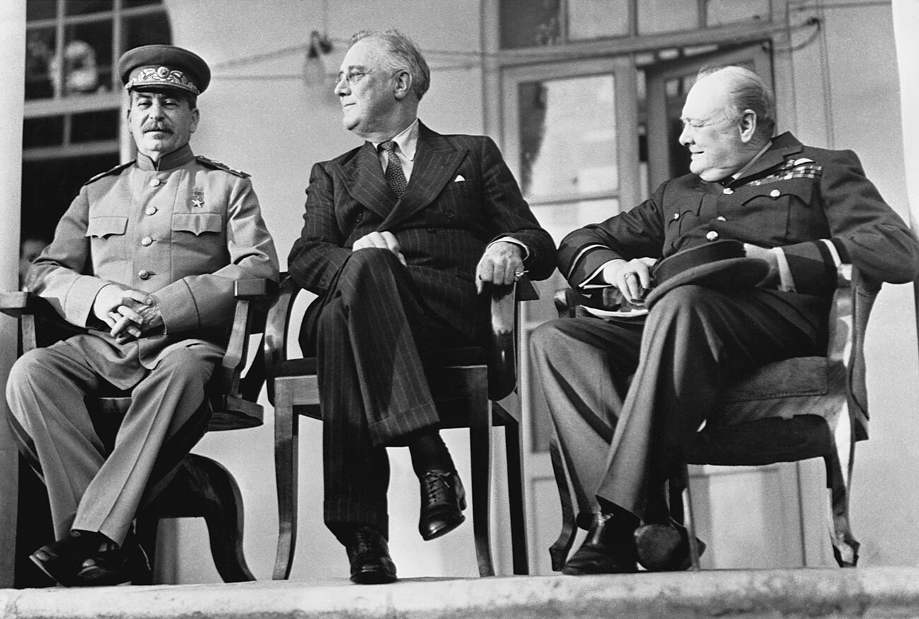 Сталин, Рузвелт и Чърчил на Техеранската конференция 