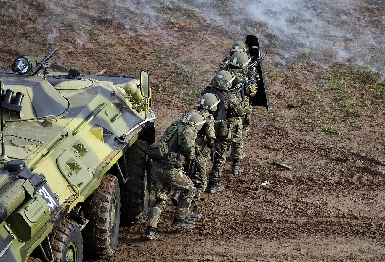 Spec Ops units fighting terrorist forces in Russia