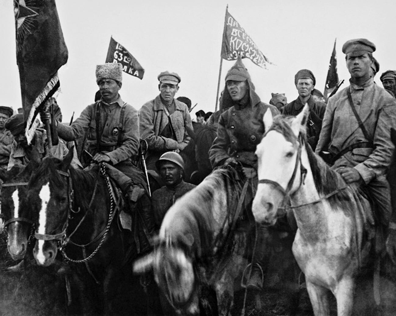 Војници Прве Буђонијеве коњичке армије на скупу.