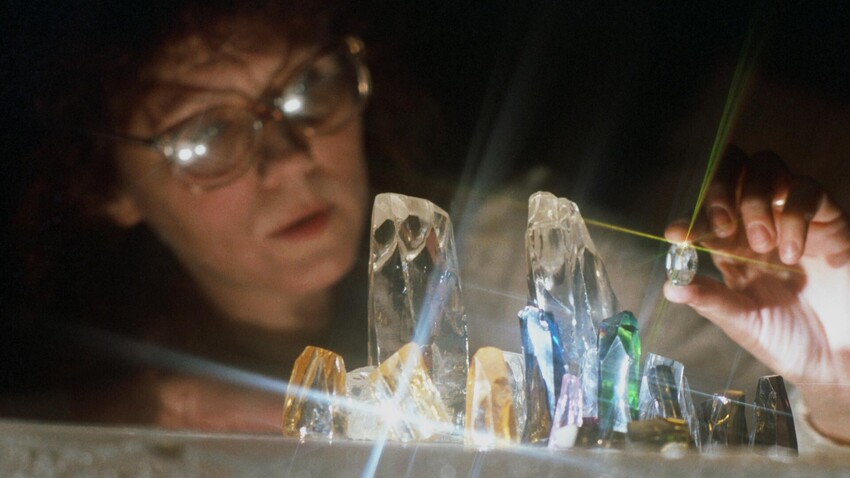 How Soviet physicists produced lab-grown gemstones (PHOTOS) - Vimarsana News
