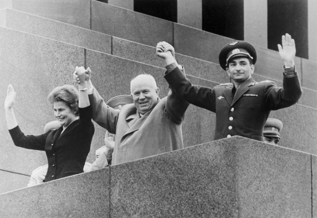 Валентина Терешкова, Никита Хрушчков и Валери Биковски