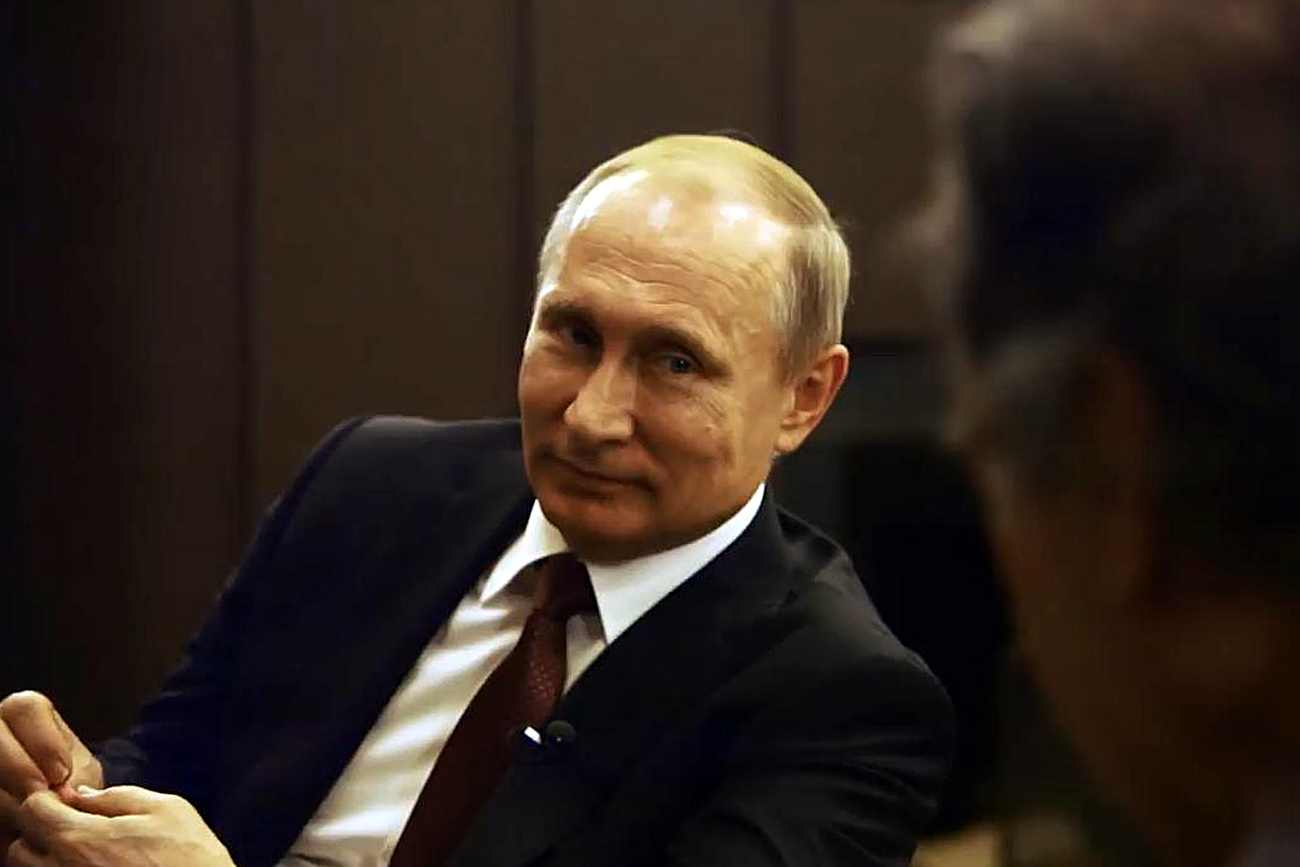 Sambut G20, Seniman Italia Sulap Lahan Luas Menjadi Wajah Putin