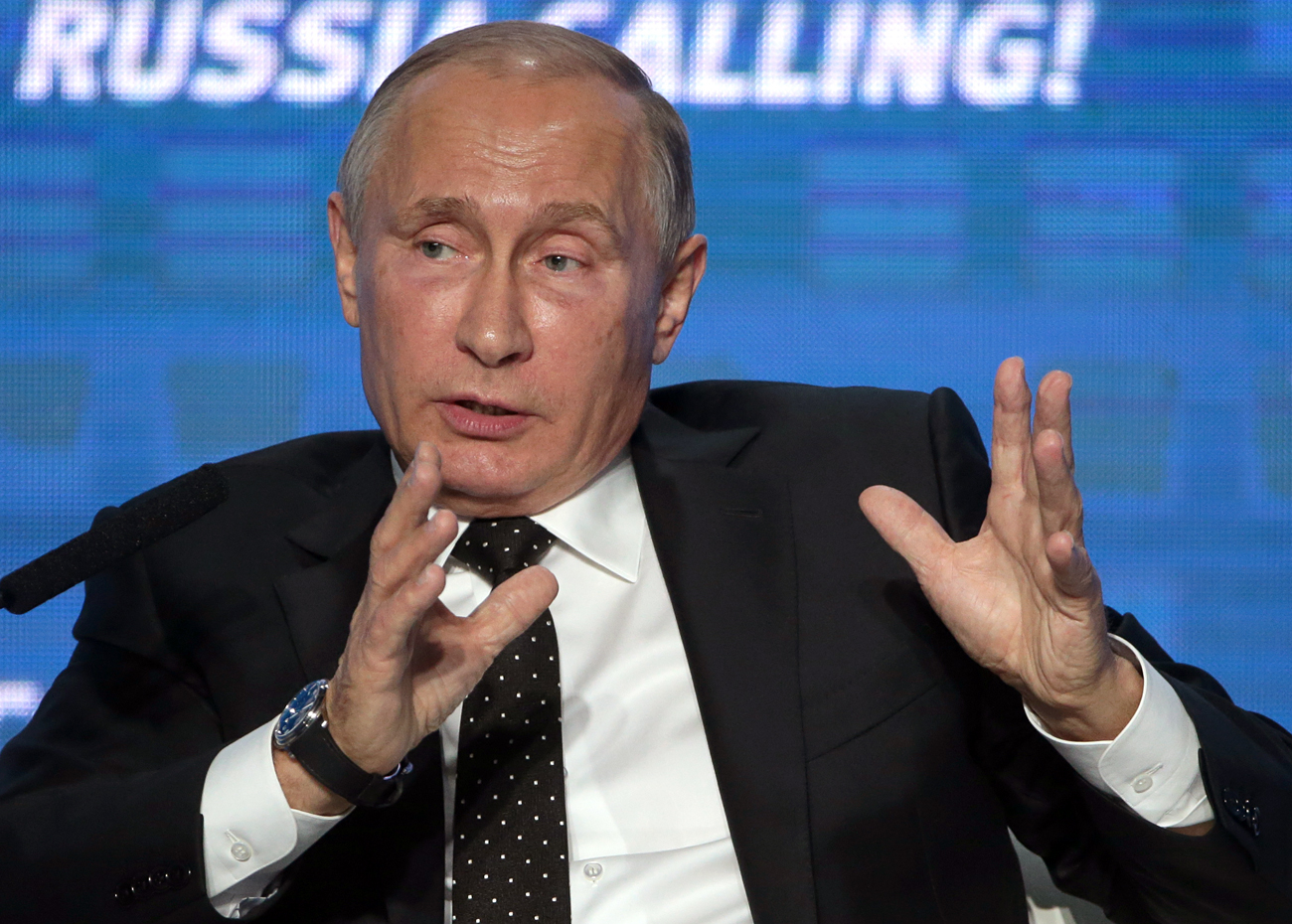 'Rússia não pode ser isolada', diz Pútin width=