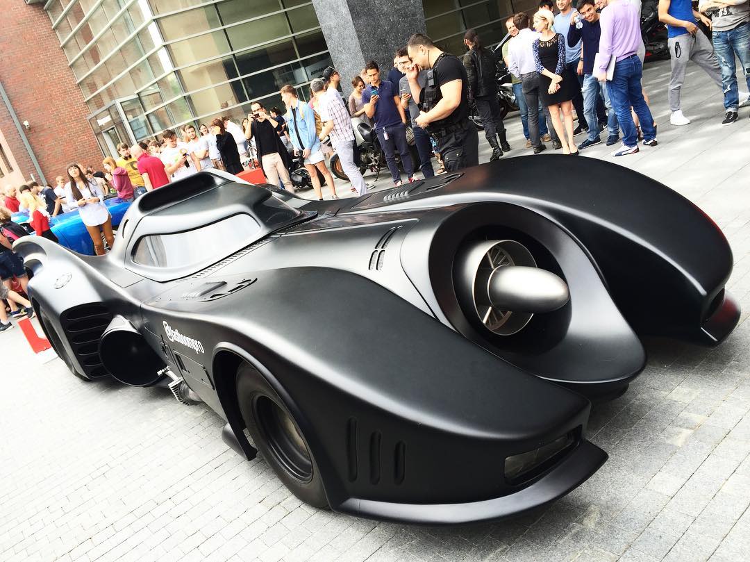 Berkeliaran di Jalanan Ibu Kota, Mobil Batman Buat Warga Moskow Gempar