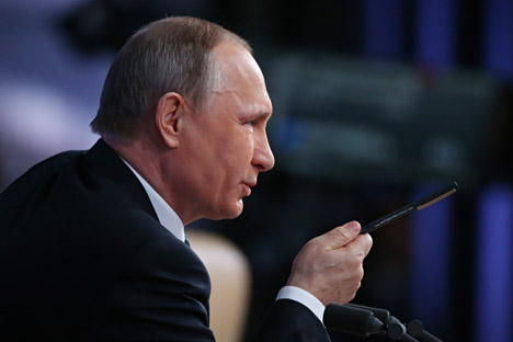 Putin: Penyebar Berita Bohong Lebih Buruk daripada Pelacur