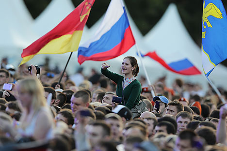 Hari Federasi Rusia, Tetap Dirayakan Meski Penuh Pedebatan