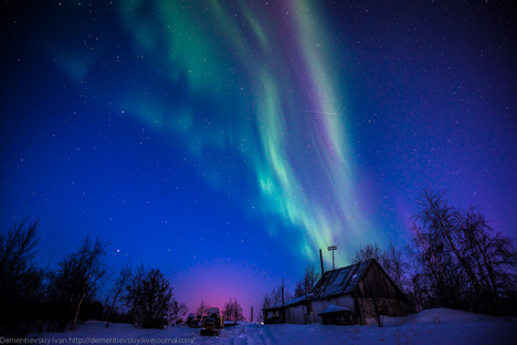 Berburu Foto Aurora: Tips Memotret Keindahan Cahaya Utara di Lingkar Kutub