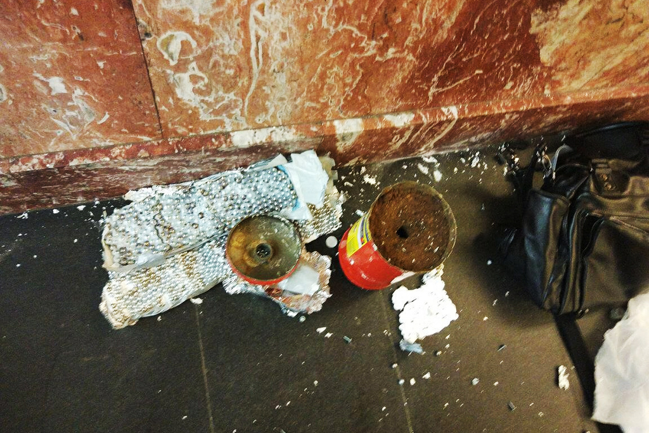 Presumably, a photo of a neutralized bomb at the metro station 'Ploshchad Vosstaniya'. / Photo: Russian Archives/Global Look Press