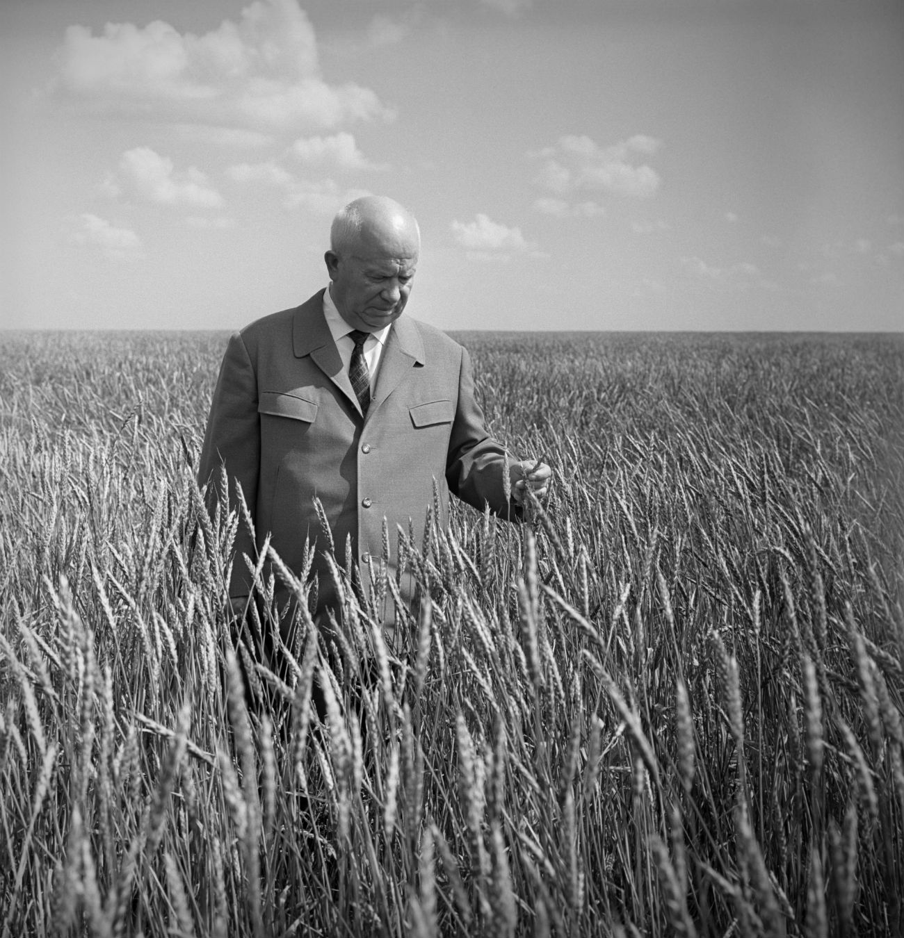Nikita Hruščov v kolhozu Moskovski. Foto: Valentin Soboljov/TASS