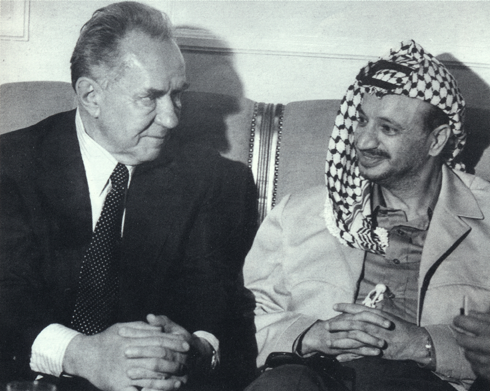 Kosyguin se reunió con Yasir Arafat durante su gira por los países del Oriente Próximo y el norte de África. Mayo, 1975 