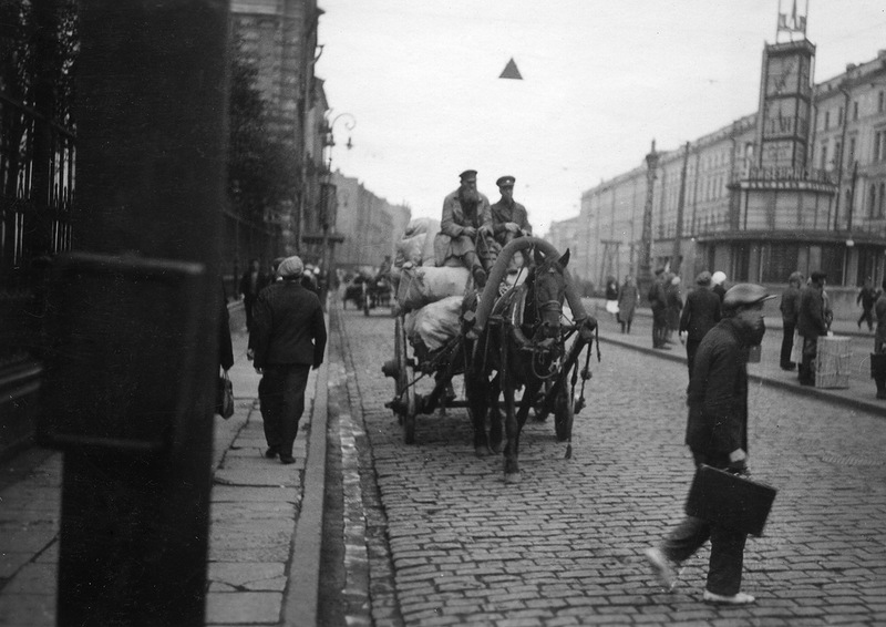 Parade Sportive Sur La Place Rouge De Moscou 1935