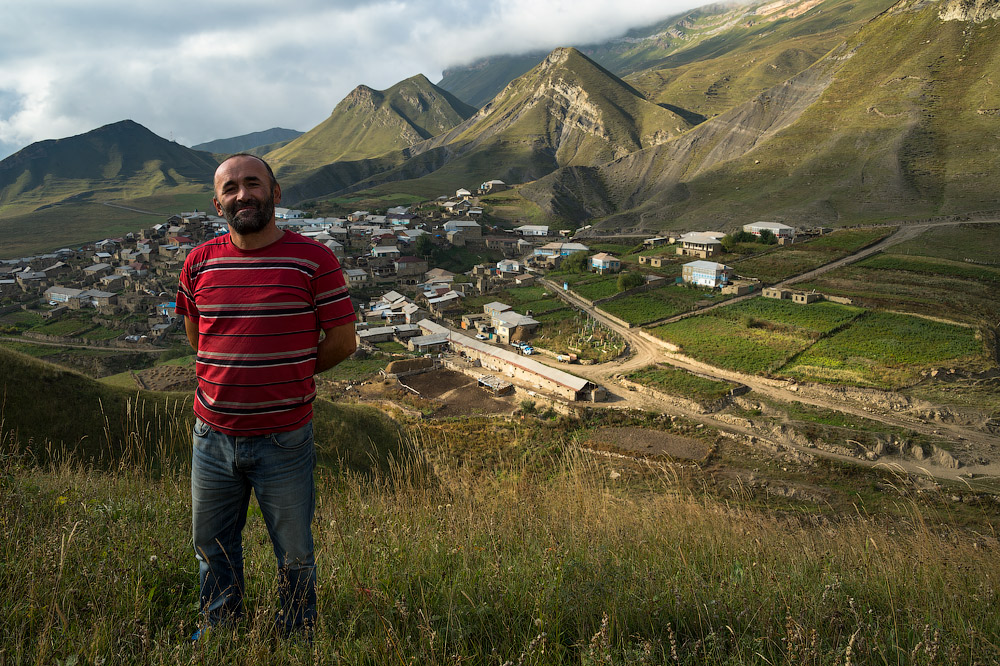 How and when tightrope walking first appeared in the village is not entirely clear — even the indigenous people and the director of the local tightrope walking school cannot put their finger on it, but all agree that it happened more than 200 years ago.