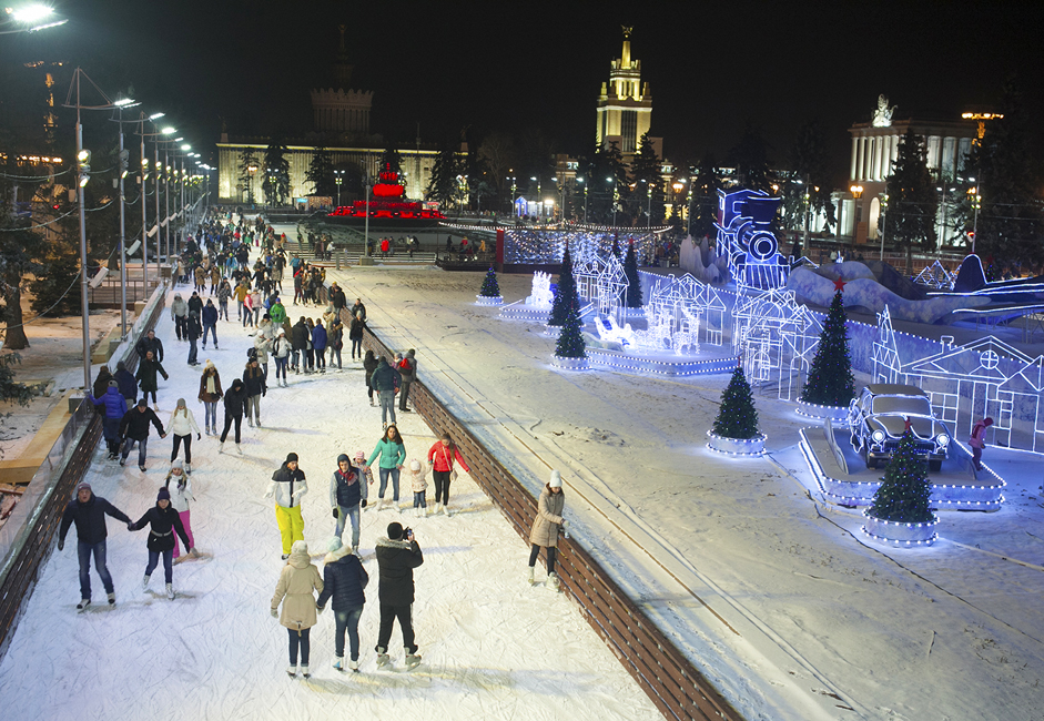 Moscow's 5 most popular open ice skating rinks 