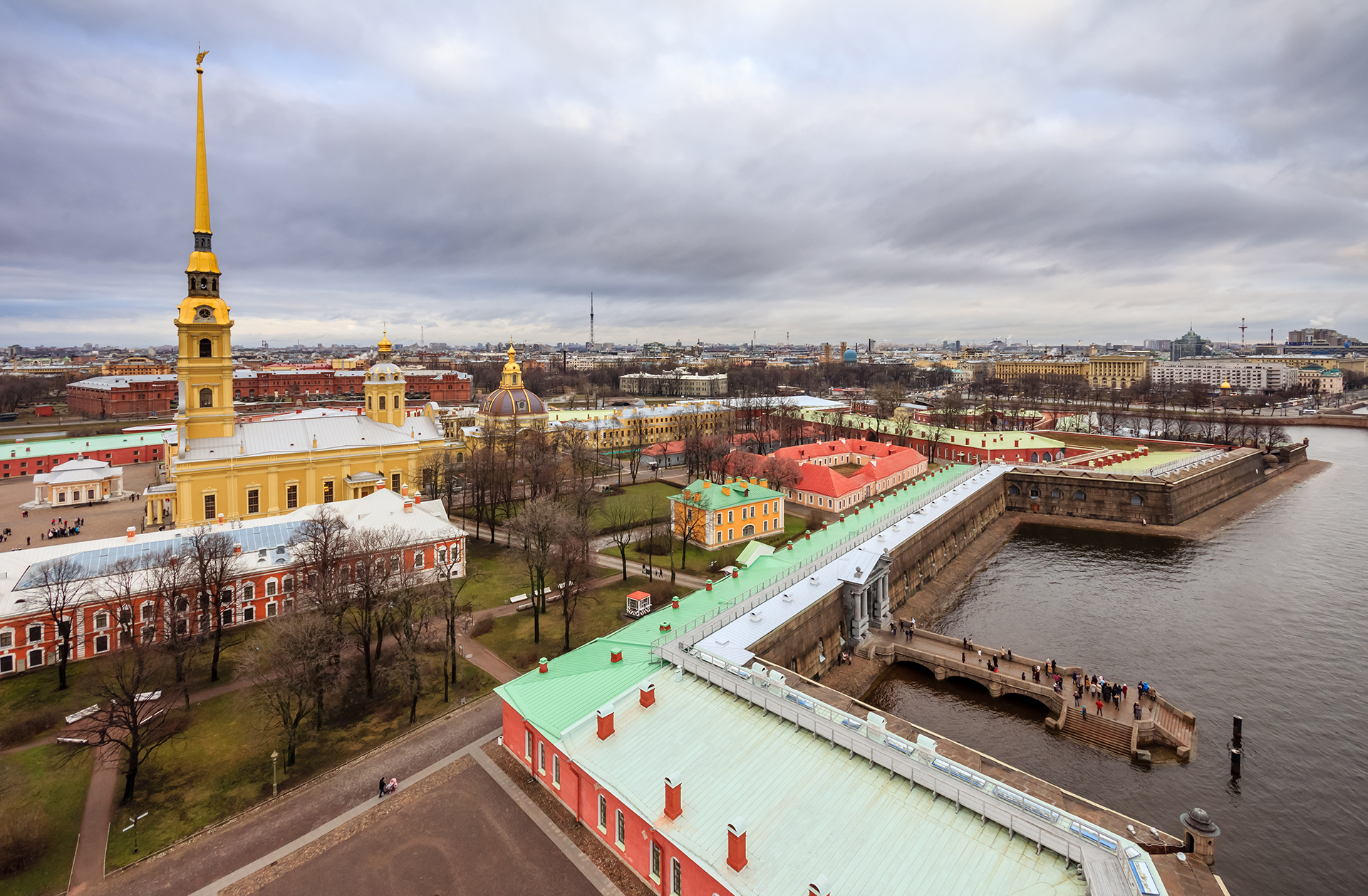 10 photos along with 10 reasons to stay in St. Petersburg forever ...
