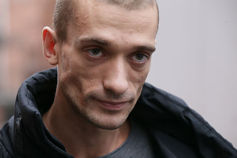 Artist Pavlensky detained in Moscow after setting fire to FSB door