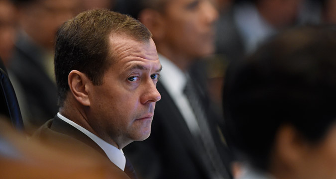 Internet should be open, but have a global regulator: Medvedev - Russia