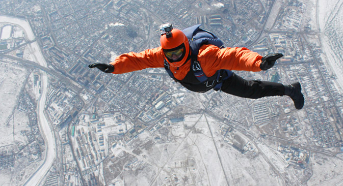 Parachutist Into the great wide open: Russia's greatest skydiving records 