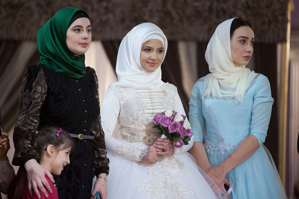 Patriarchal traditions dominate lives of Chechen women - Russia Beyond