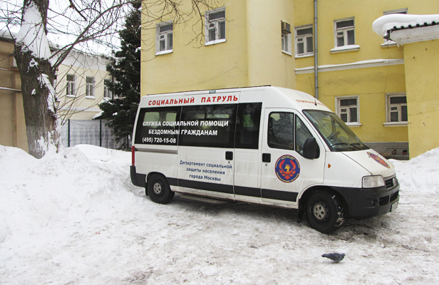Vozilo „Socijalne patrole“ može da odveze svakog ko to želi na prenoćite u Centar za socijalnu adaptaciju. (Foto: Oleg Jegorov)