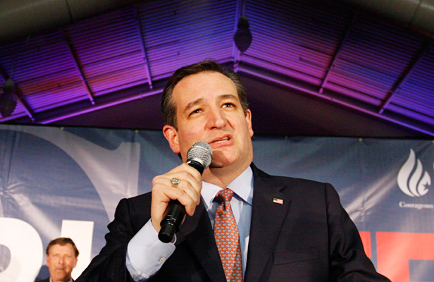 U.S. Republican presidential candidate Ted Cruz speaks after winning at his Iowa caucus night rally in Des Moines, Iowa, United States, February 1, 2016.  Foto: Reuters