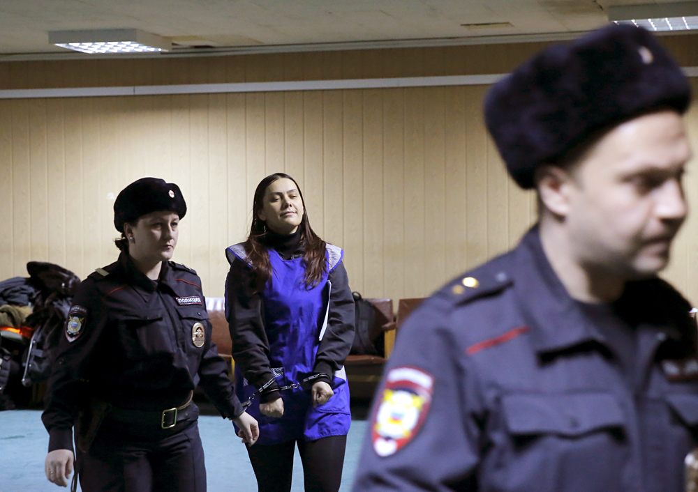 Russian bloggers react to the nanny that decapitated a child