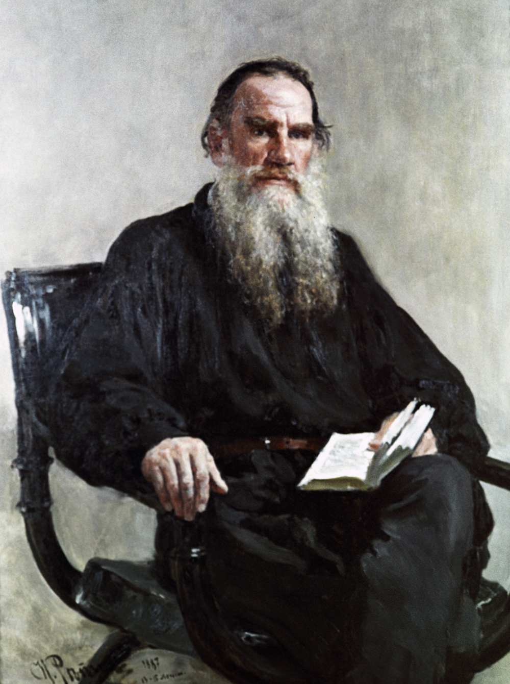 A copy of the portrait of Leo Tolstoy by Ilya Repin from the collection of the State Pushkin Fine Arts Museum. / RIA Novosti