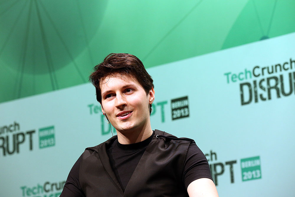 Pavel Durov adalah wirausahawan Rusia yang dikenal sebagai pendiri situs jejaring sosial VKontakte (atau VK) dan aplikasi pesan instan Telegram. Sejak tak lagi menjabat sebagai direktur utama VK pada 2014, ia bersama kakak laki-lakinya, Nikolay, mengasingkan diri dengan pergi keliling dunia sebagai warga negara Saint Kitts dan Nevis. Sumber: Press-photo