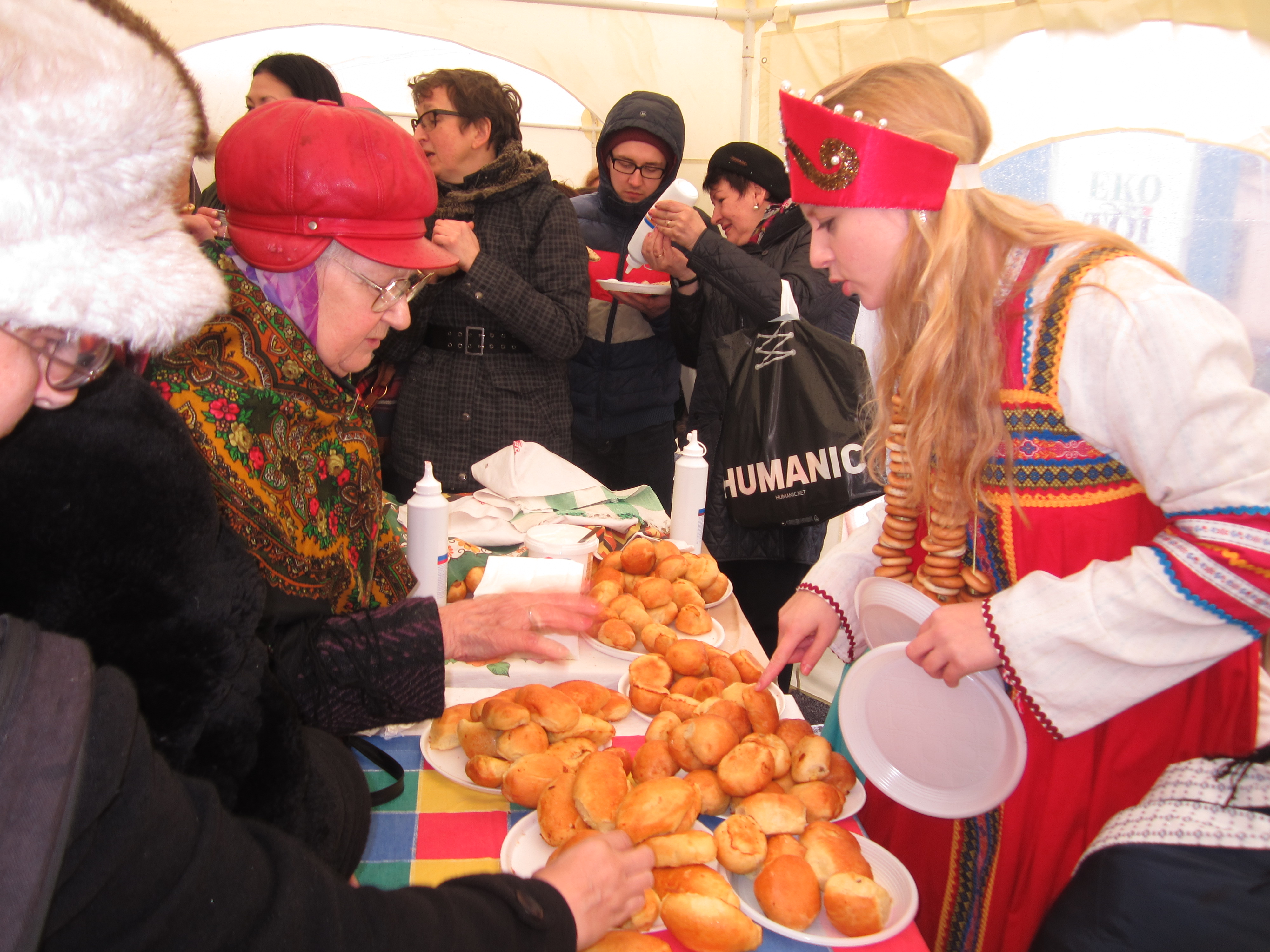 Традиционни пирожки със зеле, месо и картофи. Снимка: Оля Ал-Ахмед