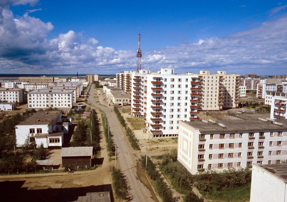 Мирные фотографии. Мирный Саха Якутия. Мирный Якутия площадь. Мирный Якутия лето. Мирный Якутия 60-е годы.