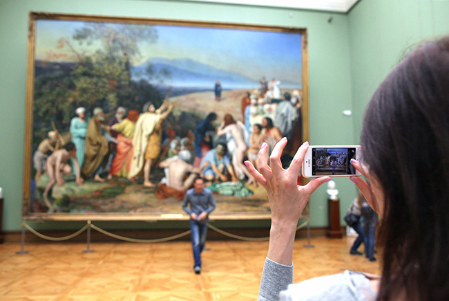 A presidential virtual tour of the Tretyakov Gallery