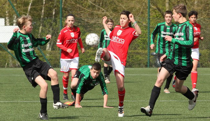  Girl team of FC Standard de Liege represents Belgium in the F4F program for the second time in a row. On International Day of Football and Friendship this female football took on Vaux Borset U14 on the football field for a friendly match.