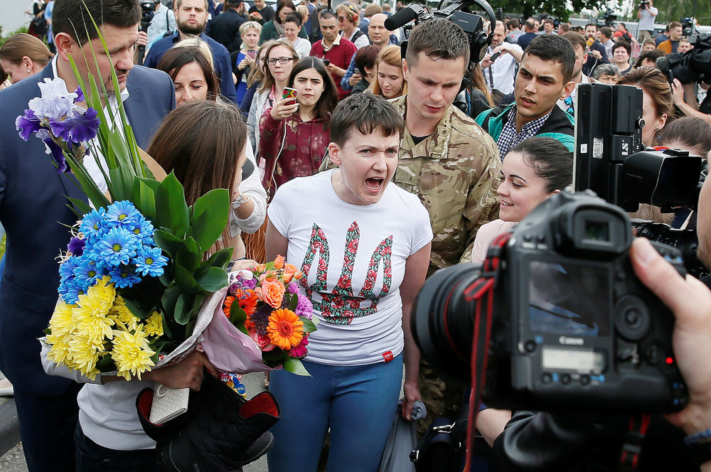 Moscow swaps Nadiya Savchenko for Russians captured in Ukraine