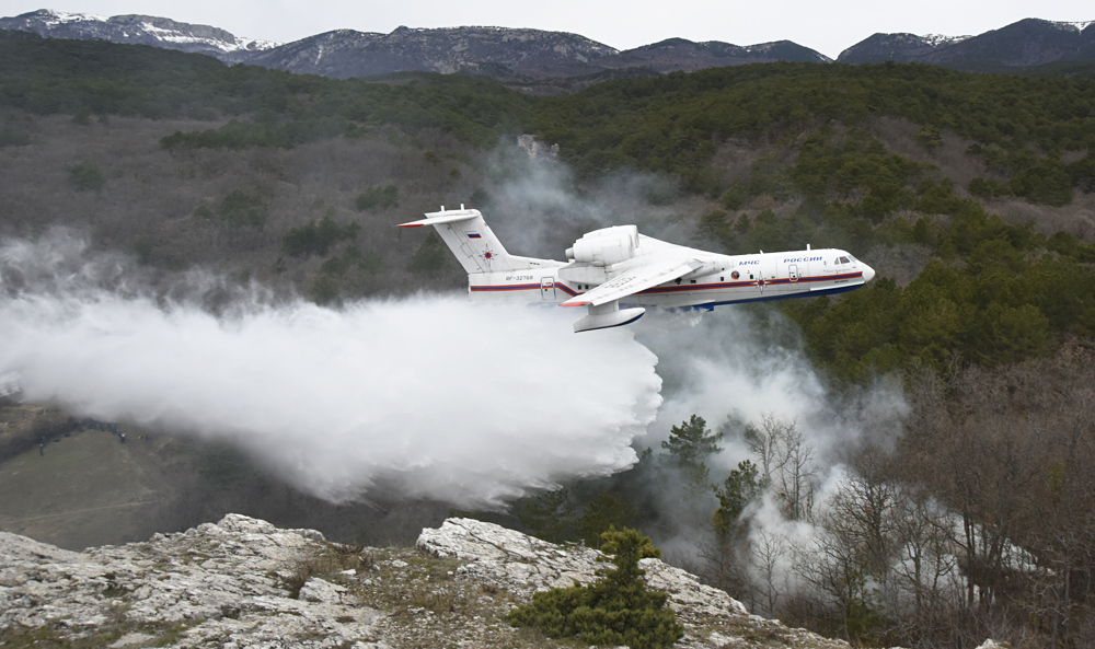 A Beriev Be-200 multipurpose amphibious aircraft seen during Russia&#39s emergency situations ministry forest fire exercises with the involvement of aviation near the village of Krasnokamenka, Crimea, May 27, 2015.