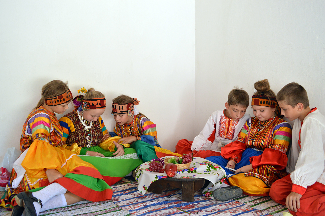 Descendants of the migrants show tourists how their ancestors lived. Source: Yekaterina Filippovich