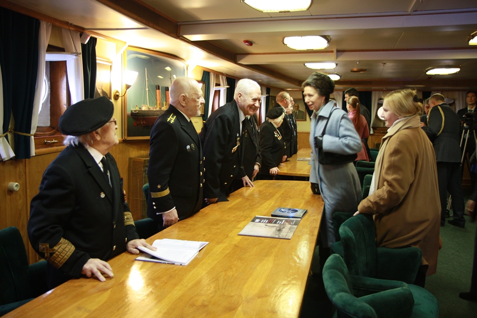HRH meets Arctic Convoy veterans. Source: Press photo