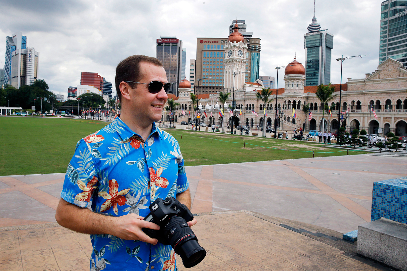 Russia's Prime Minister Dmitry Medvedev seen by the Sultan Abdul Samad Building in Independence Square. Source: Dmitry Astakhov / RIA Novosti