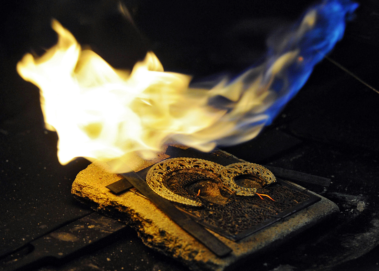 Soldering metal products at the JSC "Rostov finift " factory. Source: Alexey Kudenko/RIA Novosti