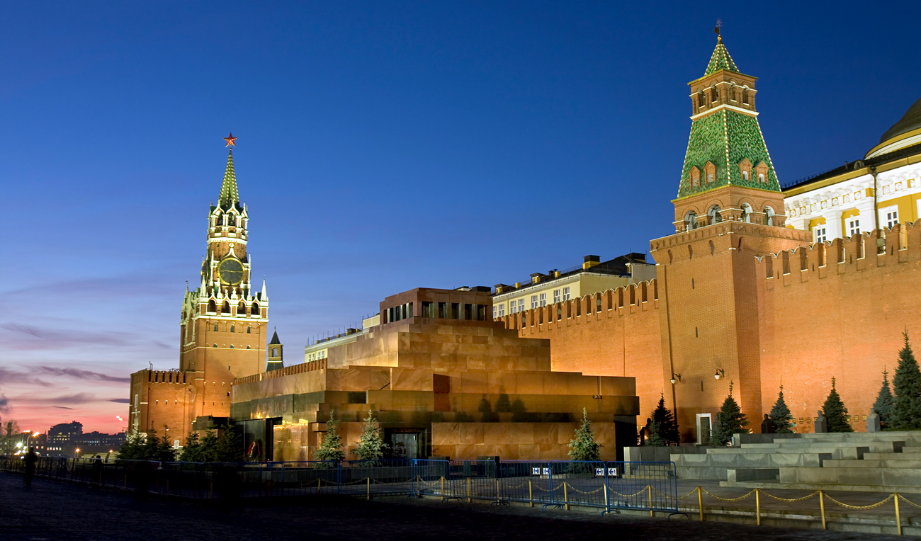 What do you know about the Lenin mausoleum?