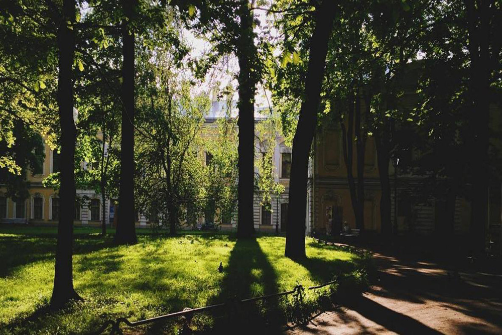 Además de Dostoiévski, en San Petersburgo vivieron tales famosos autores rusos como Vladímir Nabokov, Joseph Brodski, Anna Ajmátova y Serguéi Dovlatov, entre otros. El piso-museo de la poeta Anna Ajmátova. Fuente: servicio de prensa