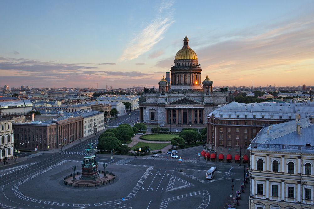 Platz vor dem Isaakskathedrale in Saint Petersburg / TASS/Anton Vaganov