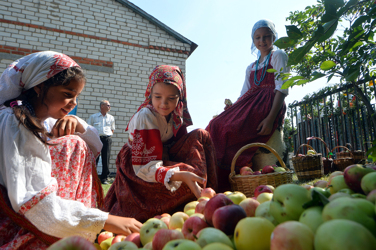 Village de Krasnovidovo, République russe du Tatarstan. Célébration de la fête de la Transfiguration du Christ, appelée aussi la fête Sauveur des pommes. Crédit : Maxim Bogodvid / RIA Novosti