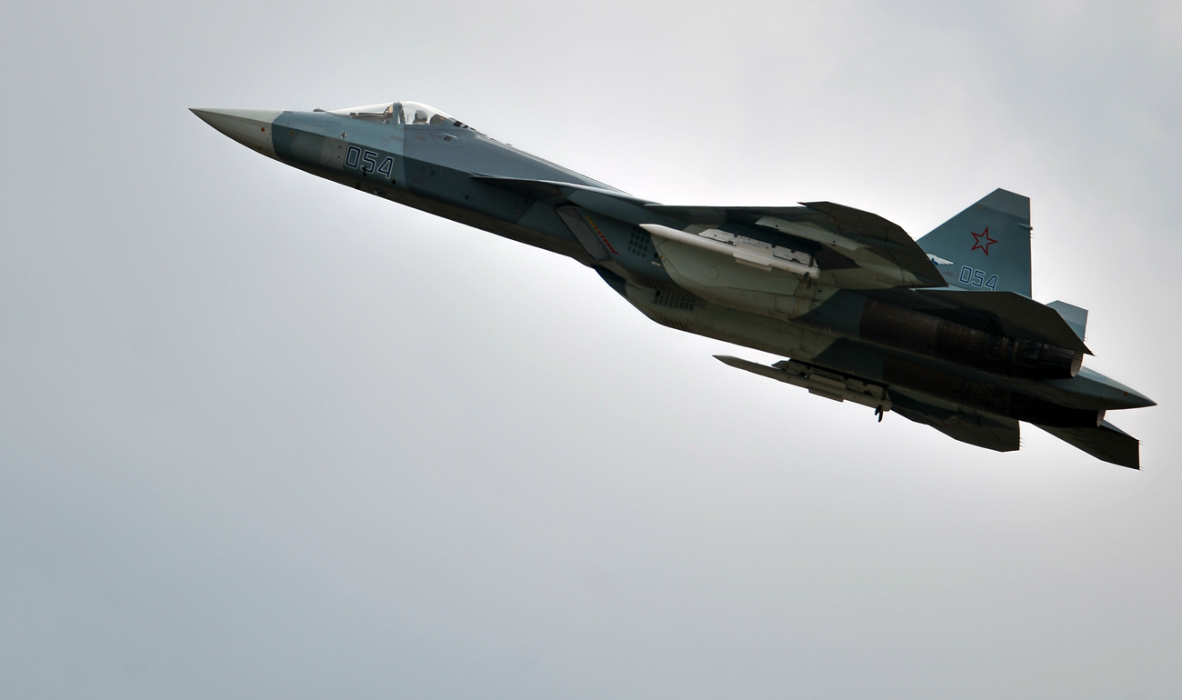 What will 6th-generation fighters be like in the U.S. and Russia?