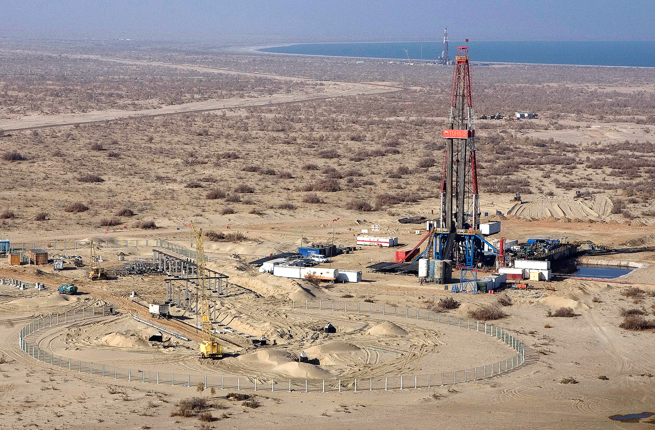 The Khauzak gas field in Uzbekistan is part of the gas mega project Kandym-Khauzak-Shady-Kungrad. The Russian LUKoil mammoth holds 90% of its stock, and the Uzbekneftegaz national holding company 10% / Aleksey Nikolskyi / RIA Novosti