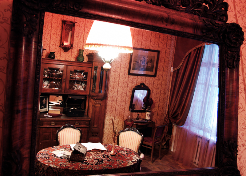 Bulgakov's apartment No 50. Source: Press photo / www.museum.ru