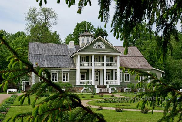 Neighbors&#39; estate Petrovskoye, where Pushkin was a frequent guest\n