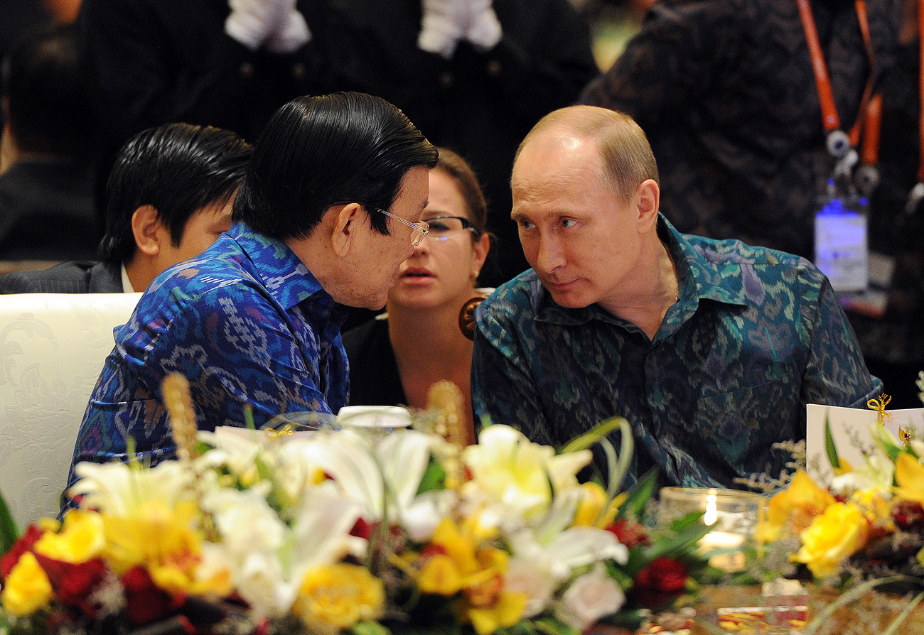 October 7, 2013. Russian President Vladimir Putin, right, during a reception held on behalf of Indonesian President Susilo Bambang Yudhoyono in honor of the heads of states and governments of the countries of the APEC CEO Summit 2013 held in Bali. Source: Michael Klimentyev / RIA Novosti