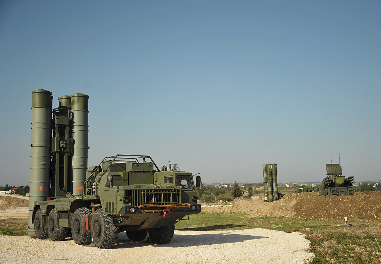 Un S-400 Triumph à la base aérienne russe de Hmeimim, en Syrie. Crédit : Dmitri Vinogradov / RIA Novosti